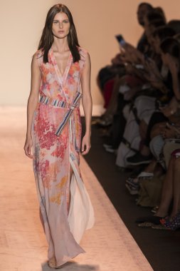 BCBGMAXAZRIA bahar 2015 hazır pist Show