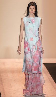 BCBGMAXAZRIA bahar 2015 hazır pist Show
