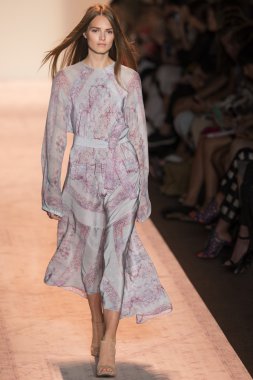 BCBGMAXAZRIA bahar 2015 hazır pist Show