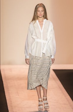 BCBGMAXAZRIA bahar 2015 hazır pist Show