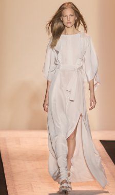 BCBGMAXAZRIA - bahar 2015 konfeksiyon pist Show