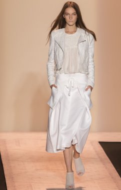 BCBGMAXAZRIA - bahar 2015 konfeksiyon pist Show