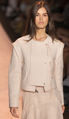 BCBGMAXAZRIA - bahar 2015 konfeksiyon pist Show