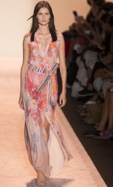 BCBGMAXAZRIA - bahar 2015 konfeksiyon pist Show