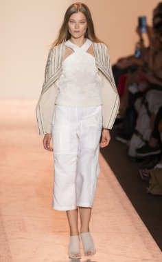 BCBGMAXAZRIA - bahar 2015 konfeksiyon pist Show