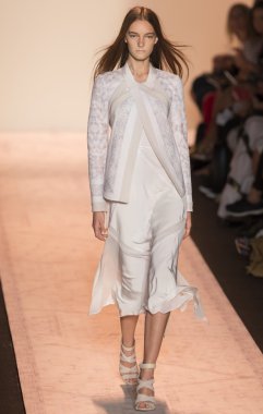 BCBGMAXAZRIA - bahar 2015 konfeksiyon pist Show