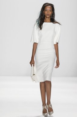 Badgley Mischka - 2015 bahar koleksiyonu