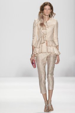 Badgley Mischka - 2015 bahar koleksiyonu