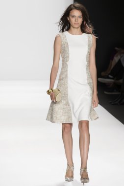 Badgley Mischka - 2015 bahar koleksiyonu