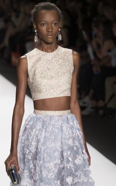 Badgley Mischka - 2015 bahar koleksiyonu