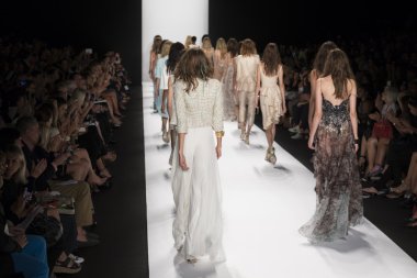 Badgley Mischka bahar 2015 hazır pist Show