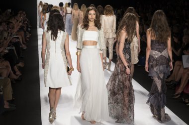 Badgley Mischka bahar 2015 hazır pist Show