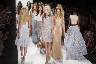 Badgley Mischka bahar 2015 hazır pist Show