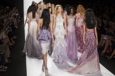 Badgley Mischka bahar 2015 hazır pist Show