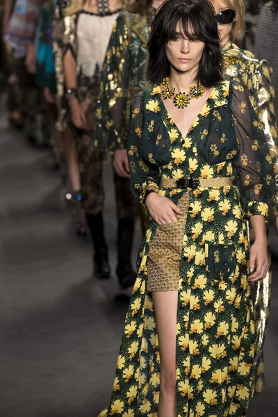 Anna Sui - Colección Primavera 2015 —  Fotos de Stock