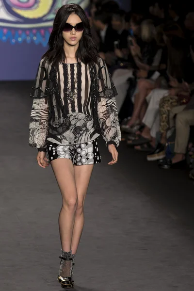 Anna Sui - 2015 ανοιξιάτικη συλλογή — Φωτογραφία Αρχείου