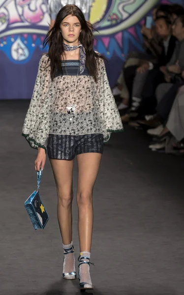 Anna sui - 2015 bahar koleksiyonu — Stok fotoğraf