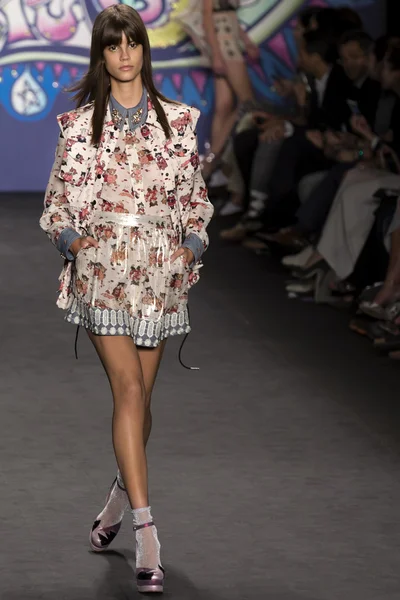 Anna Sui - 2015 ανοιξιάτικη συλλογή — Φωτογραφία Αρχείου