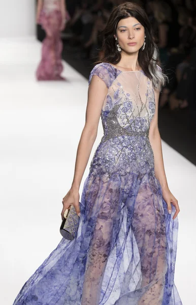 Badgley Mischka - 2015 Spring Collection — Stock Photo, Image