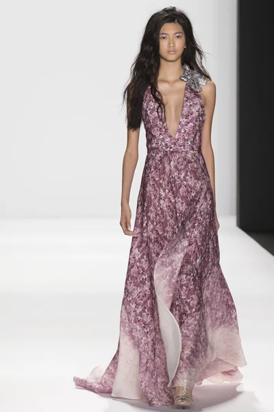 Badgley Mischka - 2015 Spring Collection — Stock Photo, Image