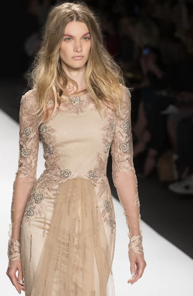 Badgley Mischka - 2015 bahar koleksiyonu