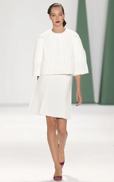 Carolina herrera - Frühjahrskollektion 2015 — Stockfoto