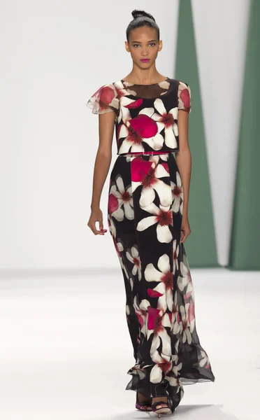 Carolina Herrera - 2015 voorjaarscollectie — Stockfoto