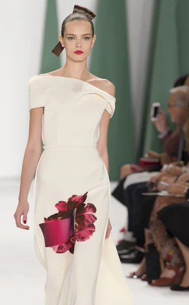 Carolina herrera - Frühjahrskollektion 2015 — Stockfoto