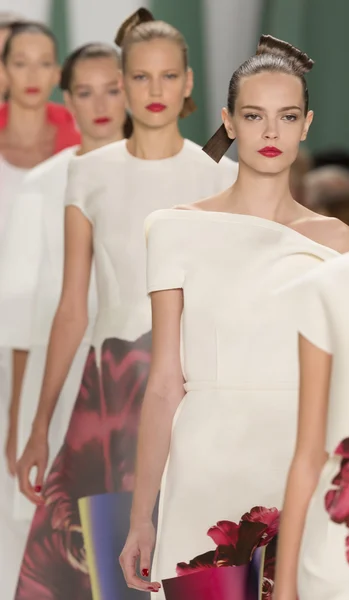 Carolina Herrera - 2015 Coleção Primavera — Fotografia de Stock