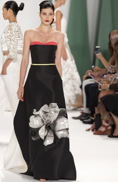 Carolina Herrera - 2015 Spring Collection — Stock Photo, Image