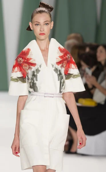 Carolina Herrera - 2015 voorjaarscollectie — Stockfoto