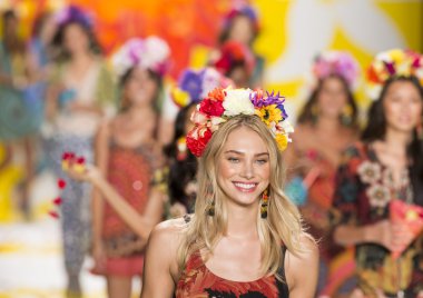 Desigual bahar 2015 hazır pist Show