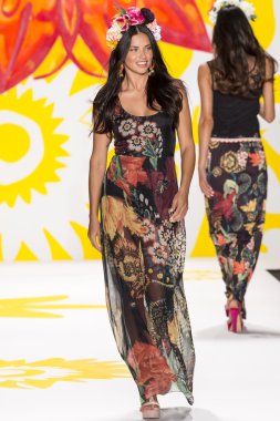 Desigual bahar 2015 hazır pist Show
