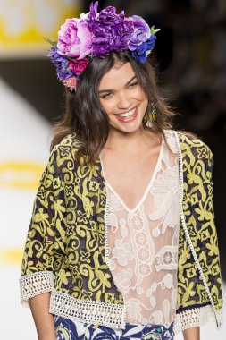 Desigual bahar 2015 hazır pist Show