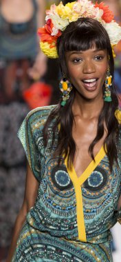 Desigual bahar 2015 hazır pist Show