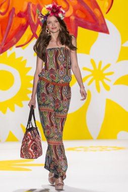 Desigual bahar 2015 hazır pist Show