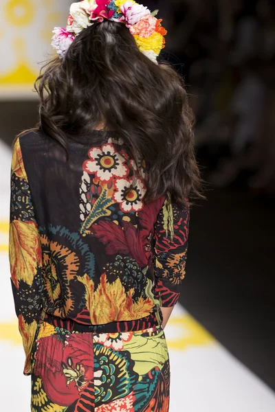 Desigual Primavera 2015 Ready-to-Wear Runway Show — Foto de Stock