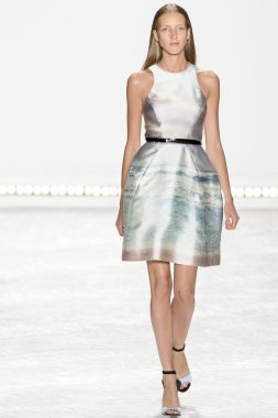 Monique Lhuillier - 2015 bahar koleksiyonu