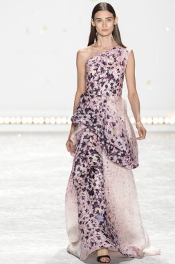 Monique Lhuillier - 2015 bahar koleksiyonu