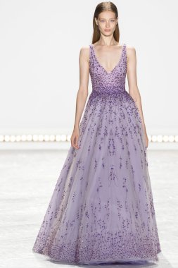 Monique Lhuillier - 2015 bahar koleksiyonu