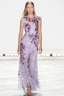 Monique Lhuillier - 2015 bahar koleksiyonu