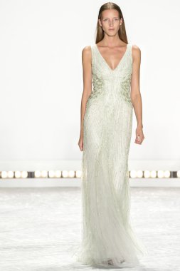 Monique Lhuillier - 2015 bahar koleksiyonu