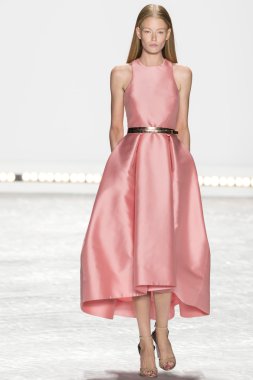 Monique Lhuillier - 2015 bahar koleksiyonu