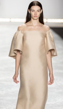 Monique Lhuillier - 2015 bahar koleksiyonu