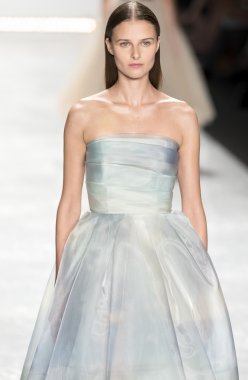 Monique Lhuillier - 2015 bahar koleksiyonu