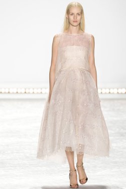 Monique Lhuillier - 2015 bahar koleksiyonu