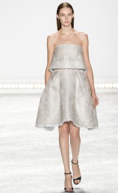 Monique Lhuillier - 2015 bahar koleksiyonu
