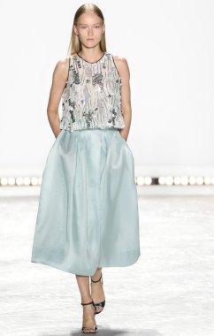 Monique Lhuillier - 2015 bahar koleksiyonu