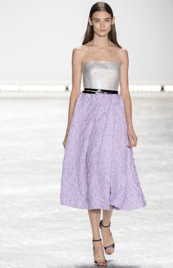 Monique Lhuillier - 2015 bahar koleksiyonu