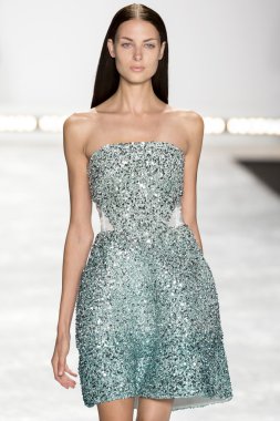 Monique Lhuillier - 2015 bahar koleksiyonu